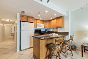 Apartment | Private kitchen | Fridge, oven, stovetop, dishwasher