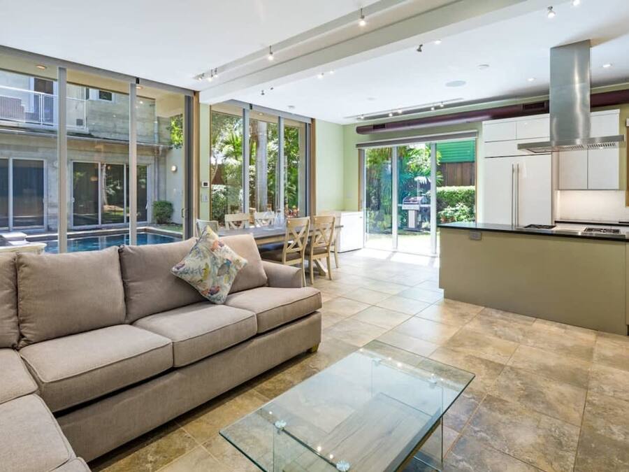House | 4 bedrooms, Internet