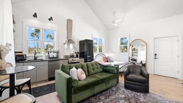 Studio | 1 bedroom, Internet