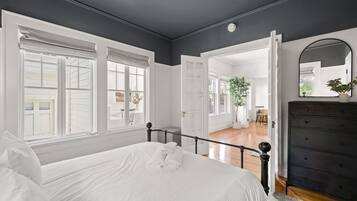 Apartment | 1 bedroom, desk, Internet