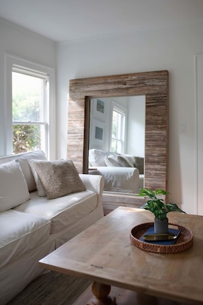 Apartment | 2 bedrooms, desk, Internet - Soho Escape by Brightwild Gorgeous Apt in Soho (Tampa)