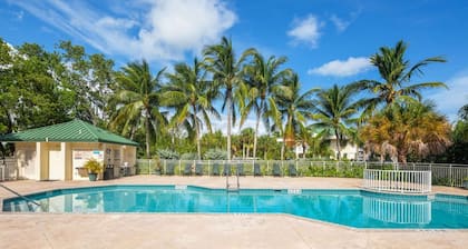 The Grenada Suite Pool View Private Balcony