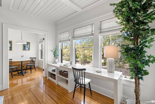 The Adaline 5 by Brightwild Classy Hyde Park Apt