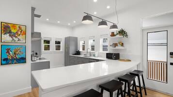 Hus | 2 soverom, skrivebord og internett