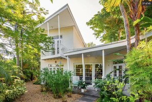 3 bedrooms, desk, Internet - Hidden Oasis Gorgeous Home w Pvt Pool (Key West)