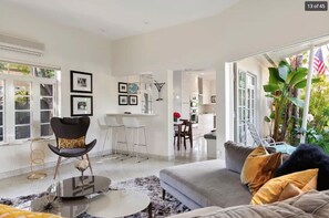House | 3 bedrooms, desk, Internet