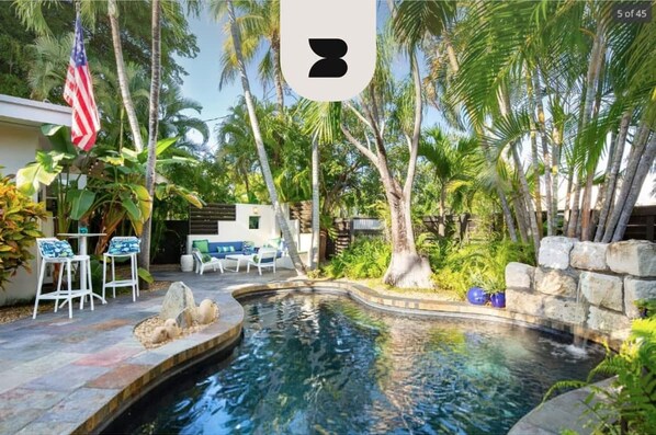 3 bedrooms, desk, Internet - Hidden Oasis Gorgeous Home w Pvt Pool (Key West)