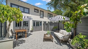 Apartment | 1 bedroom, desk, Internet