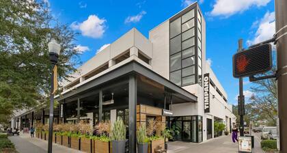 The Adaline 3 Hyde Park Apt Steps to Bayshore