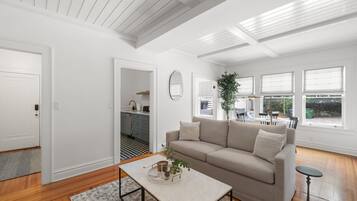 Apartemen | 2 kamar tidur, meja kerja, dan internet