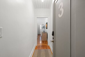 Apartment | 2 bedrooms, desk, Internet