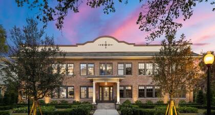 The Adaline 7 Luxury Hyde Park Apt