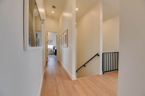 House | 6 bedrooms, Internet