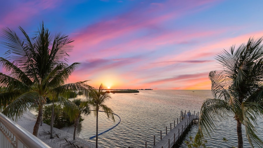 Ocean Front 1BR Suite With Direct Beach Access