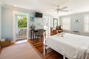 Apartment | 3 bedrooms, desk, Internet - NEW Atlantic Oasis Pool Hot Tub Near Beach (Key West)