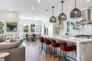 House - New Windrose House by Brightwild Pool (Key West)