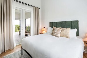 House - New Windrose House by Brightwild Pool (Key West)