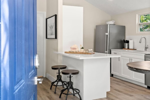 House | 1 bedroom, desk, Internet