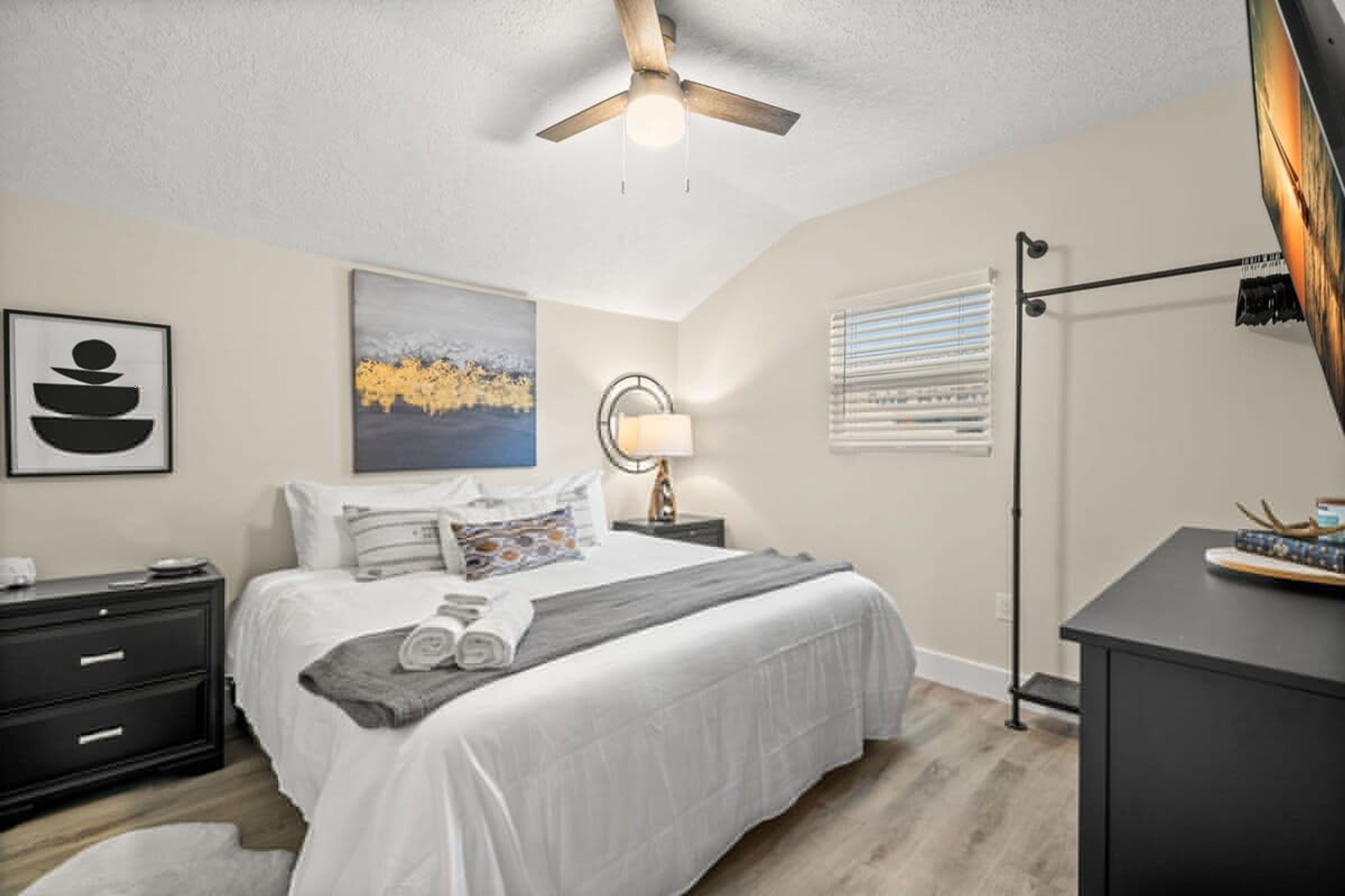 House | 1 bedroom, desk, Internet