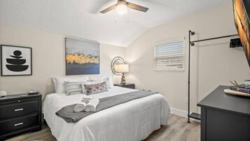 House | 1 bedroom, desk, Internet