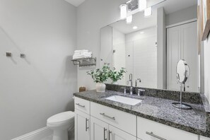 Apartment | Bathroom - Canopy Cove Stunning 2BR Apt Heart of Downtown (Safety Harbor)