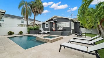House | 3 bedrooms, desk, Internet