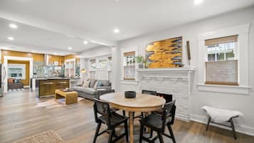 House | 3 bedrooms, desk, Internet