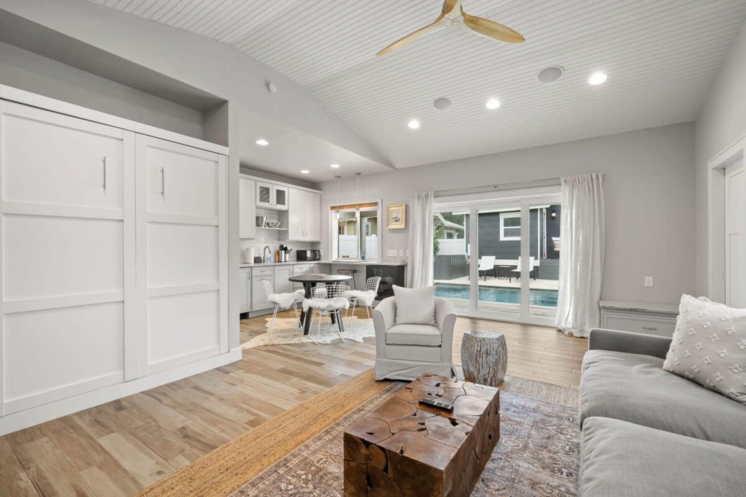 House | 3 bedrooms, desk, Internet