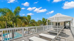 House - Stunning 2BR Suite, Just Steps to the Beach (Clearwater Beach)