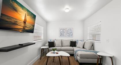 NEW St Pete Retreat Newly Updated Pet Friendly
