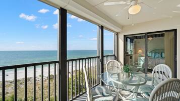 Apartment | 2 bedrooms, desk, Internet