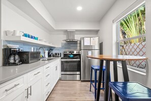 Apartment | 1 bedroom - Deluxe King Condo Updated Suite by the Beach! (Clearwater Beach)