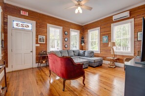 Ferienhaus | 4 Schlafzimmer, Schreibtisch, Internetzugang