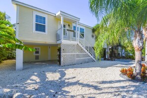 House | 3 bedrooms, desk, Internet - Loggerhead Lagoon Canalfront Tiki Hut Dock (Summerland Key)
