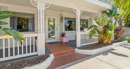 Cabana Condo Heated Pool, Steps to the Beach!