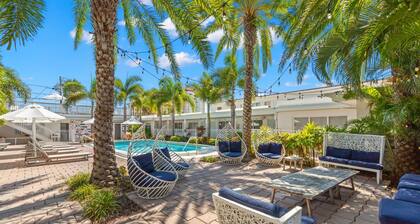 Cabana Condo Heated Pool, Steps to the Beach!