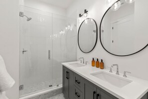 6 bedrooms, desk, Internet - Onyx House at The Gemma (Clearwater Beach)