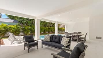 House, Accessible | 6 bedrooms, desk, Internet