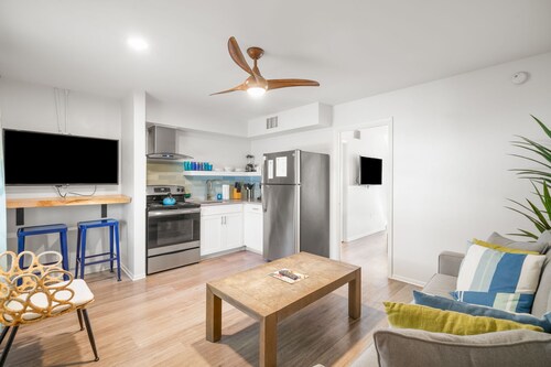 New! Modern King Suite Steps to the Beach!
