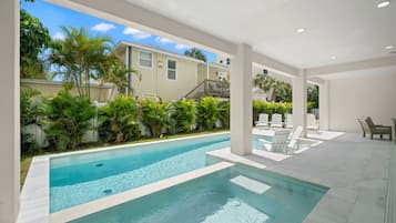House, Accessible | 6 bedrooms, desk