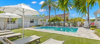 Studio w/ King Bed Heated Pool, Steps to Beach!