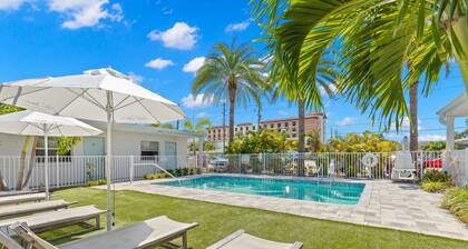 Studio w/ King Bed Heated Pool, Steps to Beach!