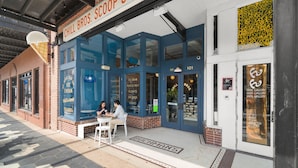 Apartment | High-speed internet - NEW Rumba Roost Upscale Ybor Studio On 7th Ave (Tampa)
