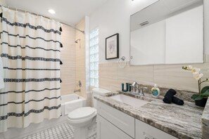 Apartment | Internet - NEW Sangria Suite Upscale Ybor Apt On 7th Ave (Tampa)