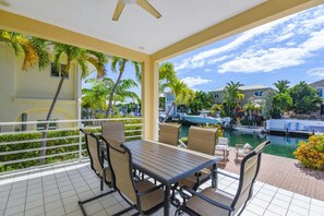 House | 3 bedrooms, desk, Internet