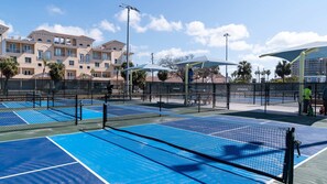 Tennis court - The Akoya Pearl - 2 Beach Homes Steps From CWB (Clearwater Beach)