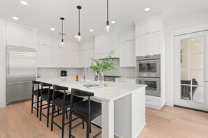 House, Accessible | 12 bedrooms, desk, Internet