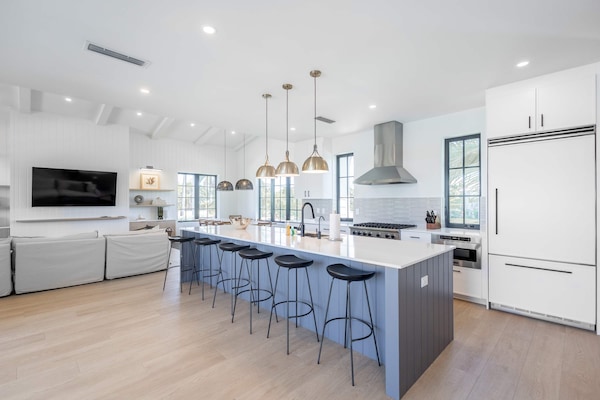 House | 8 bedrooms, Internet