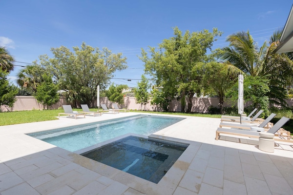 House | 8 bedrooms, Internet