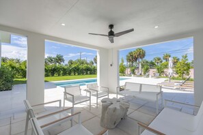 House | 6 bedrooms, desk, Internet - Brand New Catchlight House With Private Pool (Key West)